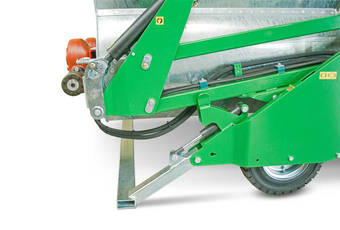 MixMatic M2402D - hydraulically foldable supports for a safe position of the machine