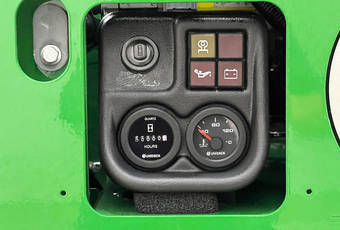 MixMatic M1202D - Блок управления Kubota с органами управления.