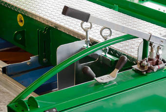 PlanoMatic P218 - Pompe à manuelle pour le transport de la machine.