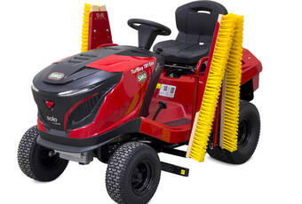 TurfBoy TB1 Eco - drag brushes can be folded