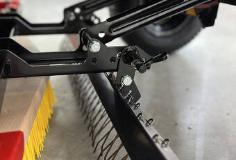 TurfBoy TB1 Eco - locking position for tines