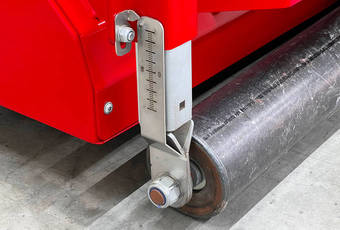 Decompactor DC1000 - Échelle pour contrôler la profondeur de travail et le nivellement.