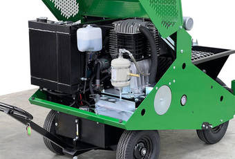 StrukturMatic S122 - motor diesel Kubota con un radiador combinado para refrigeración del motor y del sistema hidráulico.