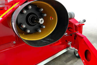 RenoMatic RM1502 - overload clutch between tractor and RM1502