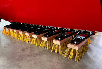 SandMatic B1505 RC/ECO - orbital moves to erect the fibre and simultaneously brushing in the infill material.