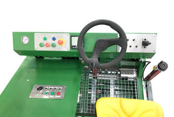 RauMatic R400D - Driving seat with clearly arranged control elements