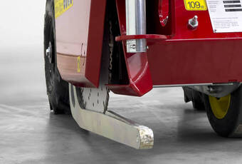 TurfCutter TC350H - Sobresaliente corte único de abajo hacia arriba que minimiza el desgaste de la hoja de sierra.
