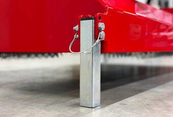 Decompactor DC1500 - Pieds de support repliables pour un stockage pratique.