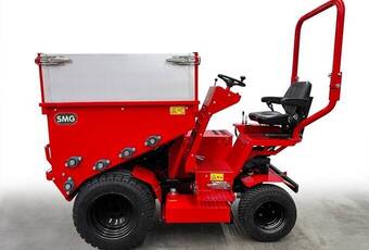 FillMatic FM1500 - Der Materialbehälter mit einem Volumen von 800 Litern, kann durch das Anbringen der Aluminium-Aufsteckrahmen auf bis zu 3000 Liter erweitert werden.