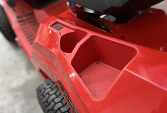 TurfBoy TB1 Eco - Side compartment with a cupholder and a USB charging port