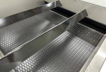Streuer SP1300 - Förderband für ein gleichmäßiges und effizientes Streuergebnis.