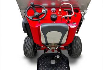 Streuer SP1300 - Mitfahr-Standplattform.