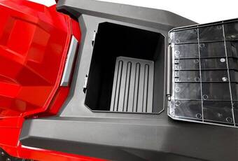 TurfBoy TB1 Eco DC - Rangement pour le stockage des accessoires et du matériel de travail.