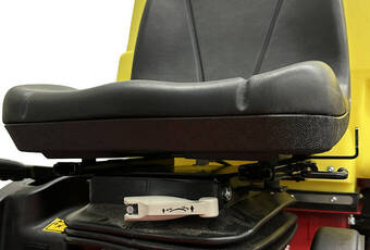 SportChamp SC2D - Suspended and adjustable driver seat.
